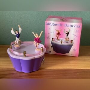 Schylling Magnetic Ballet Dancers 2.25; 2.75” Musical/Wind-Up Stage 4.5” 2004